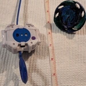Takara Tomy Beyblade Burst Blue Green Spinning Top with Ripcord Launcher